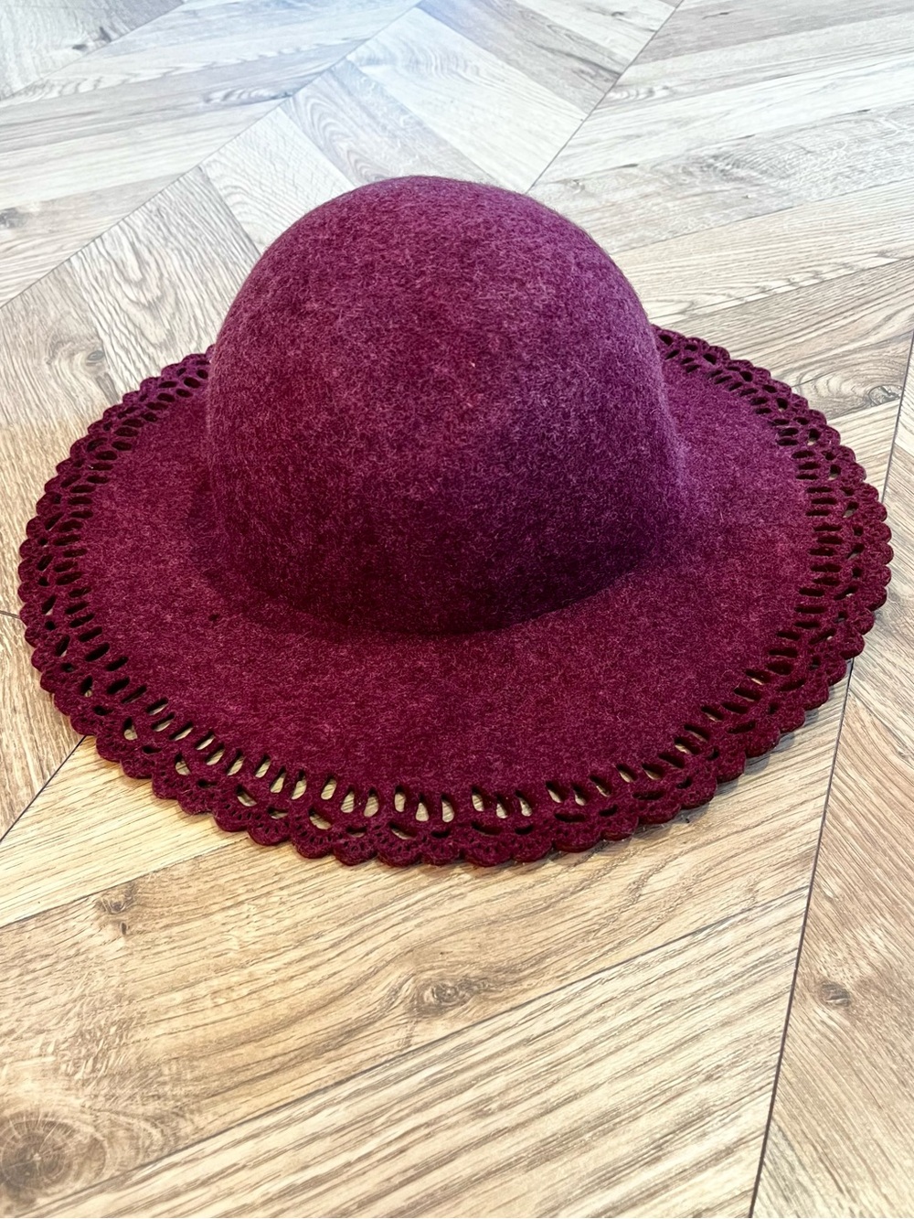 Women's Burgundy 100% Wool Felt Scalloped Brim Hat